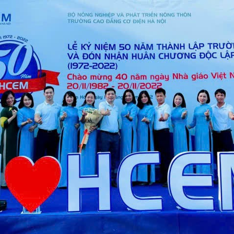 LỚP HỌC TƯƠNG TÁC LMS KIỂU MẪU - Bài giảng: VIẾT MỤC TIÊU HỌC TẬP BÀI DẠY LÝ THUYẾT (Nhóm tác giả: Th.s: Trần Thị Hương Thuỷ; Th.s: Nguyễn Thị Thuỷ; Th.s: Lê Thị Thanh Bình)